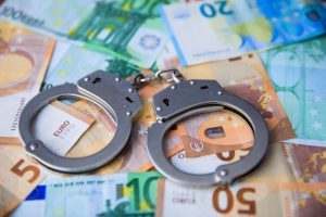 Įmonės vadovas ir darbuotojas stos prieš teismą: kaltinami apgaule gavę 152 tūkst. eurų subsidiją