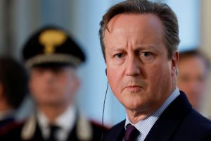 D. Cameronas ragina Izraelį, kad jo veiksmai prieš „Hamas“ būtų chirurgiškai tikslūs
