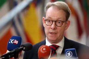 Švedų URM vadovas sako nematąs priežasčių derėtis su Vengrija dėl siekio jungtis į NATO