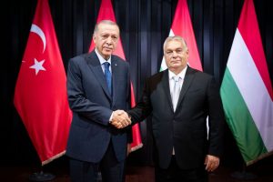 Turkijos lyderis R. T. Erdoganas Vengrijoje dalyvavo derybose dėl NATO ir energetikos