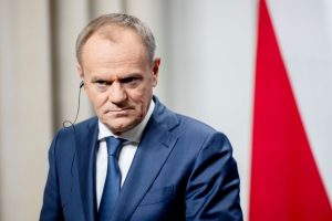 Po pasikėsinimo į R. Fico Lenkijos premjeras sulaukė grasinimų: pranešama apie sustiprintą apsaugą