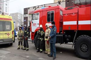 Sankt Peterburge netoli oro uosto nugriaudėjo sprogimai – kilo didelis gaisras