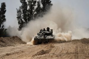 Izraelis pradėjo naują karinę operaciją centrinėje Gazos Ruožo dalyje