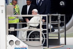 Popiežius išvyko į Bahreiną stiprinti ryšių su islamiškuoju pasauliu