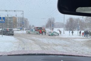 Stotelėje Vilniuje maršrutinis autobusas partrenkė mažametį