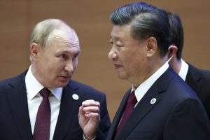 Kremlius: Xi Jinpingas ir V. Putinas pirmadienį susitiks pietų, antradienį derėsis