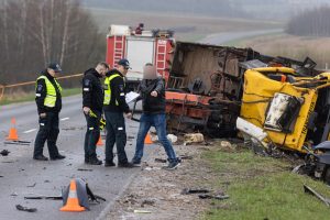 Kelių policijos vadovas: skaudžios nelaimės rodo, kad dalis vairuotojų nepasveria rizikos