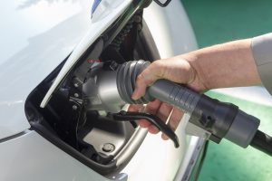 Seimas komercinius elektromobilius atleido nuo kelių mokesčio