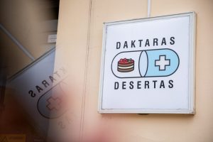 Žiniasklaida: „Daktaras desertas“ įkūrėjai svarsto parduoti desertinės prekės ženklą