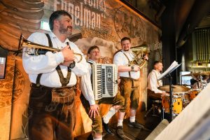 „Oktoberfest“ kviečia linksmintis iš širdies: Kaune skambės geriausios bavariškos melodijos