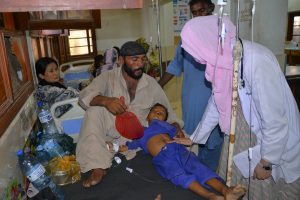Dėl pragariško karščio ligoninėse atsidūrė tūkstančiai pakistaniečių