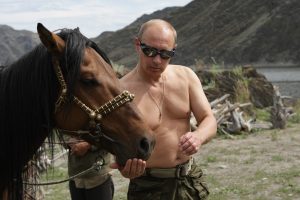 V. Putinui nepatiko pokštai apie jo nuogą krūtinę: nusirengę G7 vadovai būtų šlykštus vaizdas