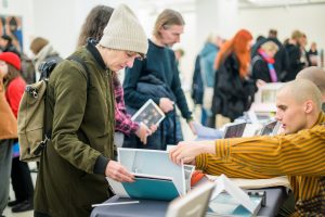 Trečiojoje meno leidinių mugėje „Kaunas Art Book Fair“ – refleksijos apie meno leidinių archyvą