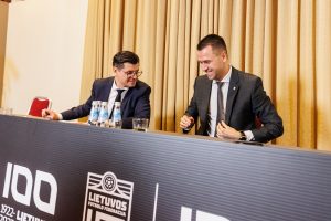 Futbolo federacija ėmėsi pokyčių, politikų projektas – stalčiuose