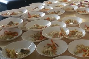Mokiniai ragavo šefų kurtų patiekalų iš mokykloms ruošiamų valgiaraščių
