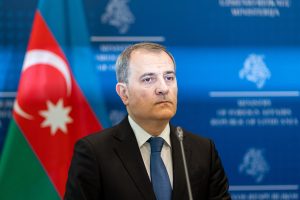 Prezidentas su Azerbaidžano ministru aptarė ekonominį bendradarbiavimą