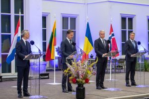 J. Stoltenbergas: NATO pasirengusi gintis nuo Maskvos ar Minsko