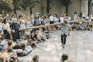 Menininko J. Català performansai festivalyje „ConTempo“: kalbėti be žodžių, groti be instrumentų