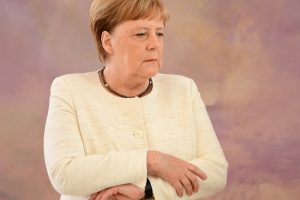 A. Merkel prakalbo apie savo drebulio priepuolius: įvardijo, kas juos lėmė