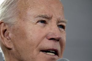 J. Bidenas pelnė lengvą pergalę pirminiuose demokratų rinkimuose Pietų Karolinoje