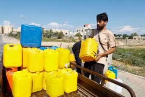 Izraelis patvirtino – atnaujina vandens tiekimą į pietinę Gazos Ruožo dalį