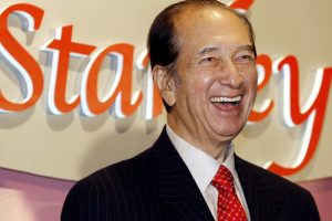 Būdamas 98 metų mirė Honkonge gimęs lošimų verslo magnatas S. Ho