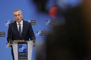 NATO vadovas: karas Ukrainoje gali tęstis metų metus