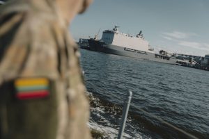 Karinėse jūrų pajėgose tarnybą pradeda greitaeigis kateris „Žaibas“