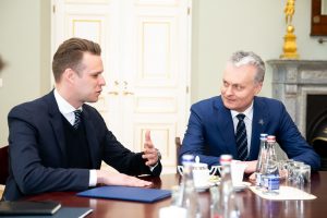 Nesutariant dėl ambasadorių, G. Nausėda trečią sykį susitiks su G. Landsbergiu