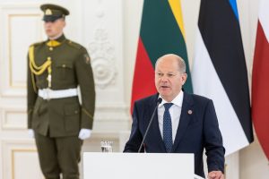 Lietuvos prezidentas ir premjerė su O. Scholzu aptars brigados perkėlimą, regiono saugumą