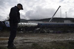 Pareigūnas: Graikijoje dėl traukinio katastrofos sulaikytas geležinkelių inspektorius