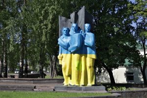Ukmergės politikai spręs, ką daryti su Sovietų Sąjungos kario, „Vėliavnešių“ skulptūromis