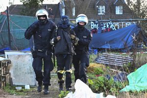Per protestus Vokietijoje dėl anglių kasybos plėtimo sužeista 70 policijos pareigūnų