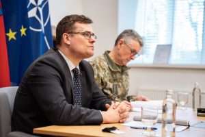 L. Kasčiūnas su Ukrainos gynybos ministru aptarė karinę paramą Kyjivui
