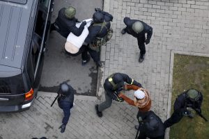 Baltarusių tyrimų komitetas atsisakė kelti bylą dėl pareigūnų smurto prieš protestuotojus