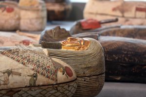 Egipte aptikta per 100 senovinių sarkofagų