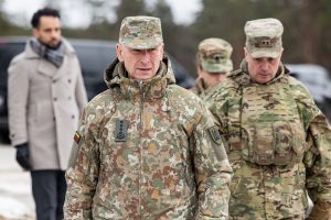 Kariuomenės vadas: artimiausiu metu tiesioginės karo grėsmės Lietuvai nėra
