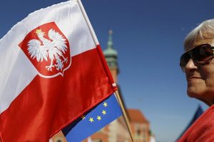 ES reikalaus Lenkijos atsakymų dėl teismų reformos