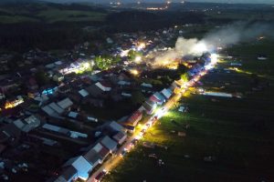 Lenkijoje – milžiniškas gaisras: liepsnos apėmė dešimtis namų, sužeisti devyni žmonės