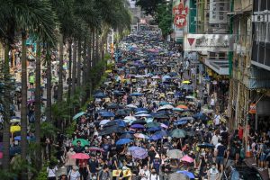 Honkongo elitas pradėjo formuoti naują įtakingą „tik patriotų“ komitetą