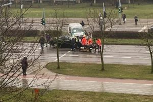 Pėsčiųjų perėjoje Klaipėdoje automobilis partrenkė vyrą: prireikė medikų