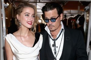 Prisiekusieji nutarė, kad A. Heard apšmeižė savo buvusį vyrą J. Deppą