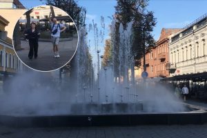 Miestiečių nuotaiką kėlė tarpukario dainos ir šokantis Laisvės alėjos fontanas