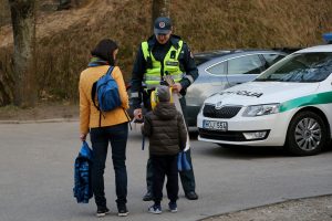 Prie keturių Vilniaus progimnazijų vyksta akcija „Ar saugiai išleidi vaiką prie mokyklos?“