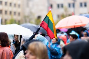 Proteste Vilniuje – reikalavimai palikti J. Krikštaponio paminklą, įamžinti A. Smetoną