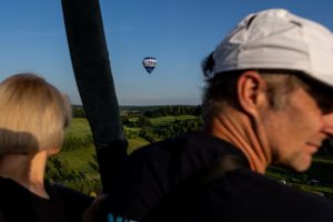 Siaubas: Trakų rajone vyras šaudė į skrendantį oro balioną (papildyta)