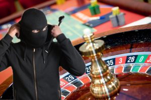 Kauno lošimų namuose – nepavykęs bandymas pavogti pinigus