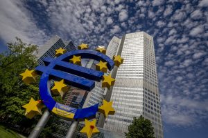 ECB: bankų solidarumo įnašas gali turėti neigiamų padarinių ekonomikai