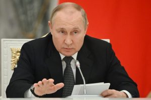 V. Putinas svaidosi pažadais: padės įveikti maisto krizę, jei Vakarai atšauks sankcijas