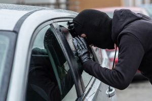 Alytuje iš automobilio pavogtos rankinės: nuostolis skaičiuojamas tūkstančiais